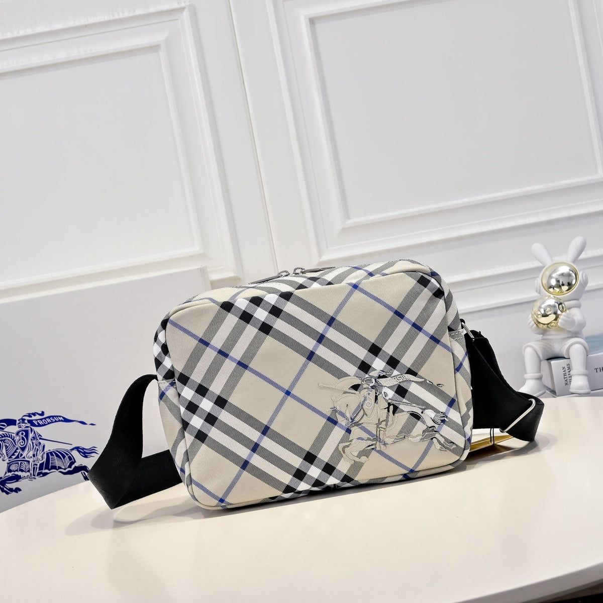 B Brand New Fashion Bag XC0425063006