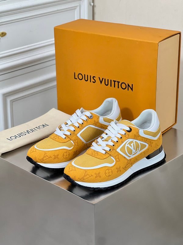 24 New Luxury V Sneakers 0424082901