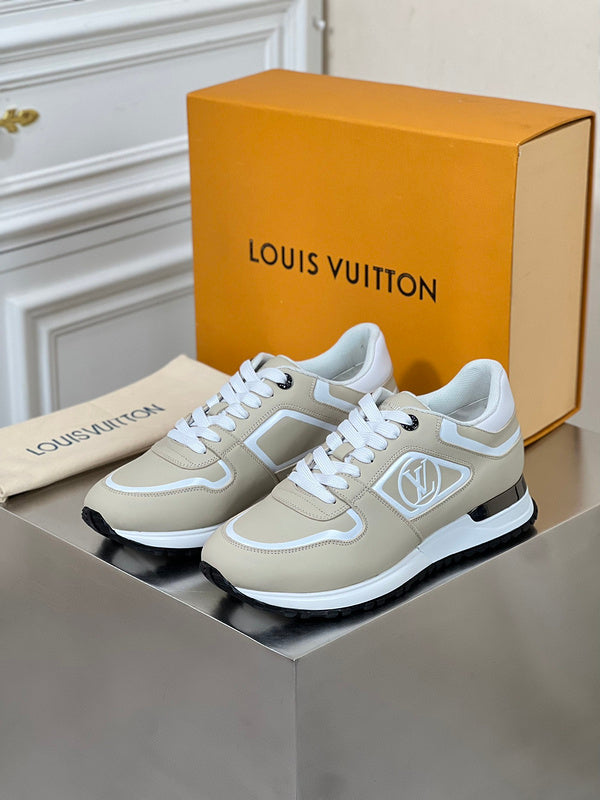 24 New Luxury V Sneakers 0424082901
