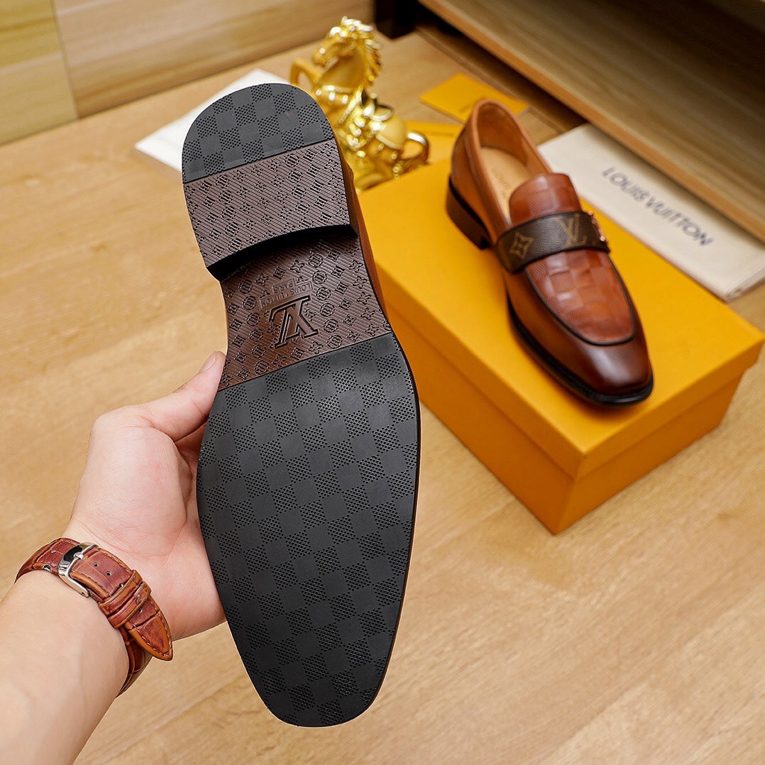 Brown V logo men's formal business shoes